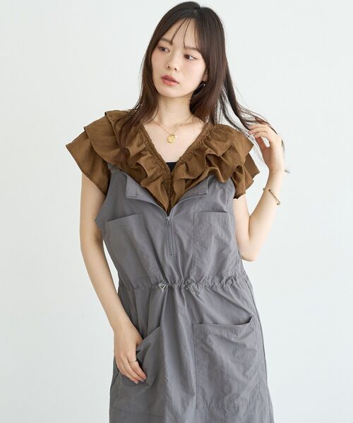 earth music&ecology(アースミュージックアンドエコロジー)の「ユーティリティーOP(ワンピース・レディース・チャコールグレー/ブラック・FREE)」の5枚目の写真