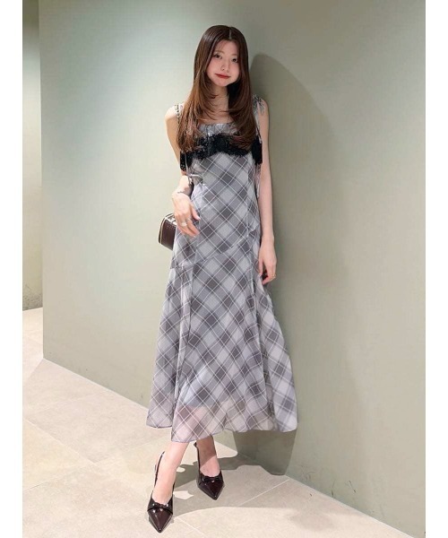 SNIDEL(スナイデル)の「レースフリルチェックキャミワンピース(ワンピース・レディース・ネイビー/グレー/ベージュ・0/1)」の2枚目の写真