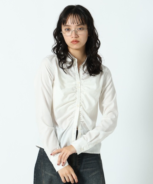 PAGEBOY(ページボーイ)の「ギャザーコンパクトシャツ(シャツ/ブラウス・レディース・オフホワイト/ブラック・FREE)」の5枚目の写真