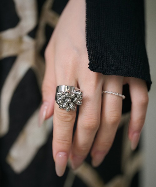 LAULEN(ローレン)の「metal motif design ring /メタルモチーフデザインリング(リング・レディース・シルバー・FREE)」の1枚目の写真