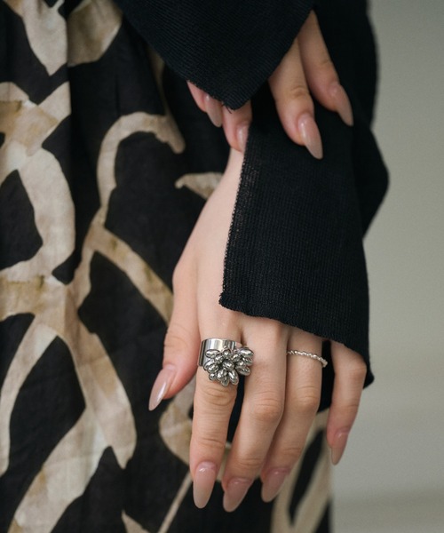 LAULEN(ローレン)の「metal motif design ring /メタルモチーフデザインリング(リング・レディース・シルバー・FREE)」の2枚目の写真