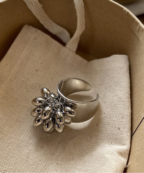 LAULEN(ローレン)の「metal motif design ring /メタルモチーフデザインリング(リング・レディース・シルバー・FREE)」の6枚目の写真