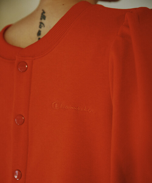 Champion(チャンピオン)の「Freada × Champion/チャンピオン 別注 パフスウェットカーディガン(カーディガン/ボレロ・レディース・グレー/オレンジ/ブラック・ONE SIZE)」の6枚目の写真