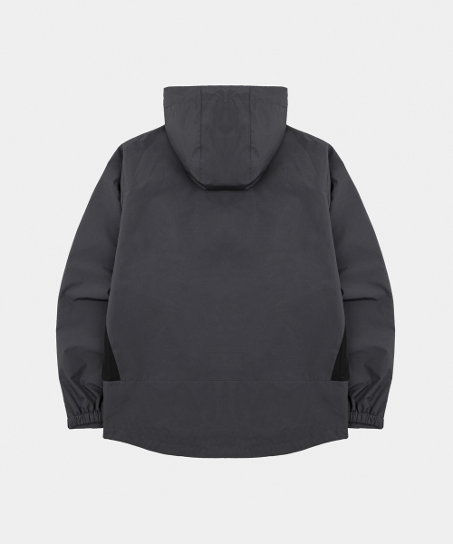 LETTERCOMO(レテルコモ)の「テックシェルフードジャケットチャコール(ナイロンジャケット・レディース・ダークグレー・MEDIUM/LARGE)」の2枚目の写真