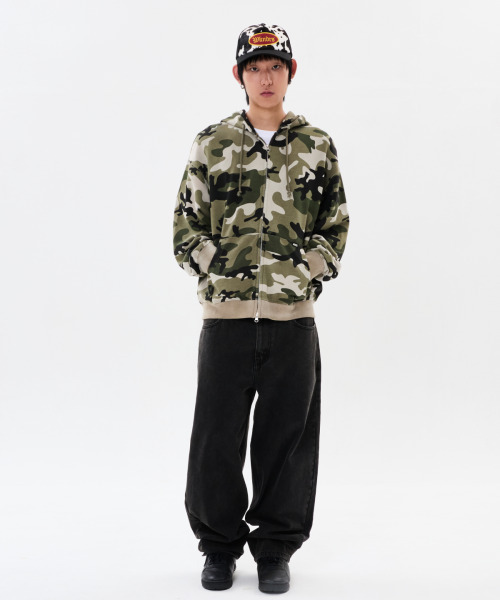 WKNDRS（ウィーキャンドース）の「[WKNDRS X FIT THE SIZE] イーグルデニムパンツ (ブラック)（デニムパンツ・レディース・その他・LARGE/SMALL/MEDIUM/X-LARGE）」の2枚目の写真