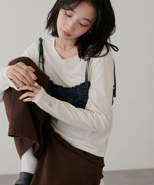 DISCOAT(ディスコート)の「プレート付きロングスリーブ(Tシャツ/カットソー・レディース・レッド/アイボリー/ブラウン/ブラック・FREE)」の2枚目の写真