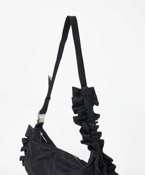 Rouge vif la cle(ルージュヴィフラクレ)の「【OUTDOOR PRODUCTS / アウトドアプロダクツ】ナイロンフリルショルダー/OUTDOOR Nylon Frill Shoulder/バッグ/フリル(トートバッグ・レディース・ブラック/ホワイト・フリー)」の12枚目の写真