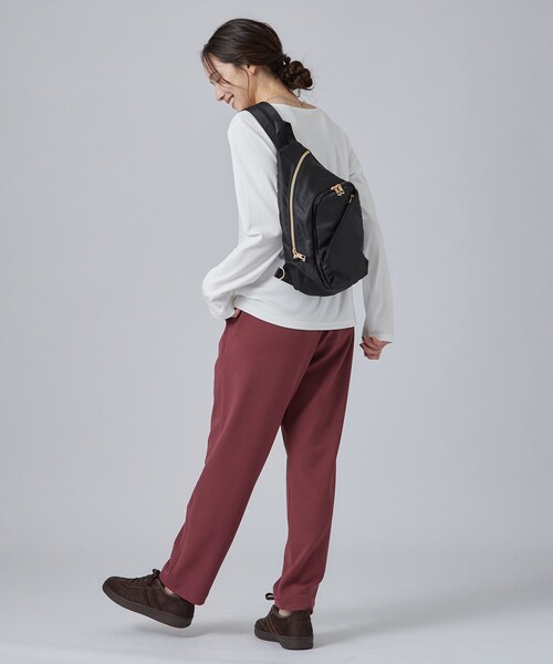 SHOO・LA・RUE(シューラルー)の「【撥水】リュックにもなるボディバッグ(ボディバッグ/ウエストポーチ・レディース・ナチュラル/ピンク系/ブラック・00)」の5枚目の写真