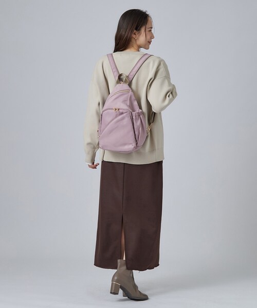 SHOO・LA・RUE(シューラルー)の「【撥水】リュックにもなるボディバッグ(ボディバッグ/ウエストポーチ・レディース・ナチュラル/ピンク系/ブラック・00)」の9枚目の写真