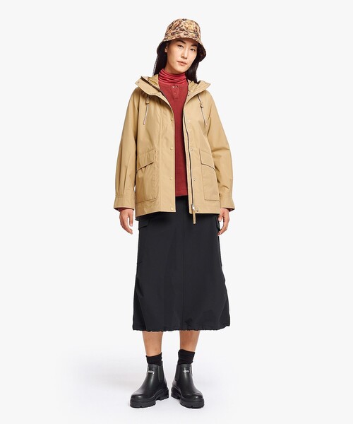 AIGLE(エーグル)の「GORE-TEX ゴアテックス 防水 防風 透湿 2レイヤー フィッシュテールフーデッドジャケット(マウンテンパーカー・レディース・ベージュ/セージグリーン/ブラック・36/40/38/42)」の5枚目の写真