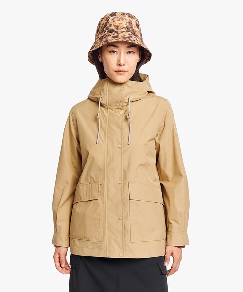 AIGLE(エーグル)の「GORE-TEX ゴアテックス 防水 防風 透湿 2レイヤー フィッシュテールフーデッドジャケット(マウンテンパーカー・レディース・ベージュ/セージグリーン/ブラック・36/40/38/42)」の6枚目の写真