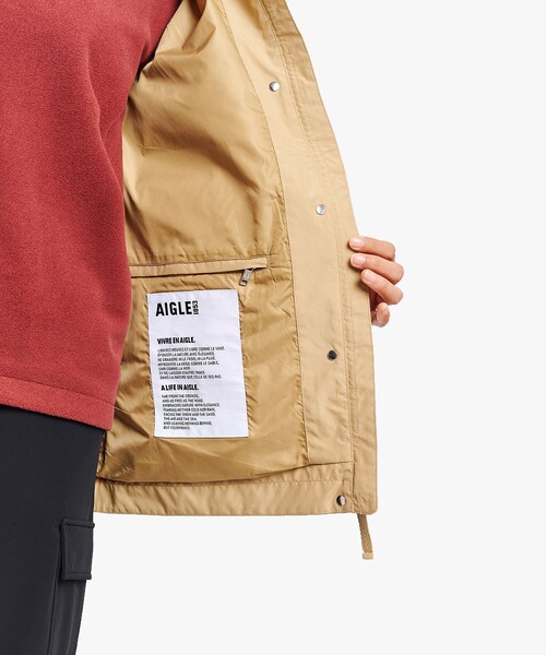 AIGLE(エーグル)の「GORE-TEX ゴアテックス 防水 防風 透湿 2レイヤー フィッシュテールフーデッドジャケット(マウンテンパーカー・レディース・ベージュ/セージグリーン/ブラック・36/40/38/42)」の9枚目の写真