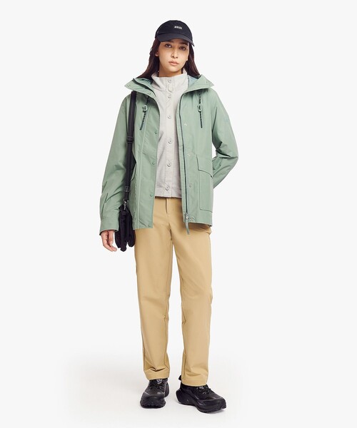 AIGLE(エーグル)の「GORE-TEX ゴアテックス 防水 防風 透湿 2レイヤー フィッシュテールフーデッドジャケット(マウンテンパーカー・レディース・ベージュ/セージグリーン/ブラック・36/40/38/42)」の12枚目の写真