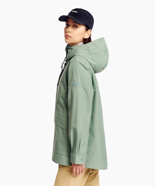 AIGLE(エーグル)の「GORE-TEX ゴアテックス 防水 防風 透湿 2レイヤー フィッシュテールフーデッドジャケット(マウンテンパーカー・レディース・ベージュ/セージグリーン/ブラック・36/40/38/42)」の14枚目の写真