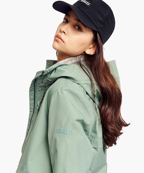 AIGLE(エーグル)の「GORE-TEX ゴアテックス 防水 防風 透湿 2レイヤー フィッシュテールフーデッドジャケット(マウンテンパーカー・レディース・ベージュ/セージグリーン/ブラック・36/40/38/42)」の16枚目の写真