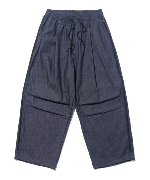 OTHERFITS(アザーフィッツ)の「サイドジッパー付きバルーンデニムパンツ(濃いインディゴ)(デニムパンツ・メンズ・その他・FREE)」の1枚目の写真