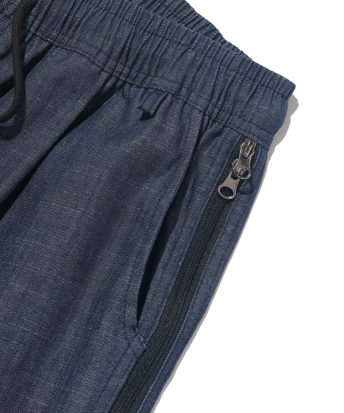 OTHERFITS(アザーフィッツ)の「サイドジッパー付きバルーンデニムパンツ(濃いインディゴ)(デニムパンツ・メンズ・その他・FREE)」の4枚目の写真