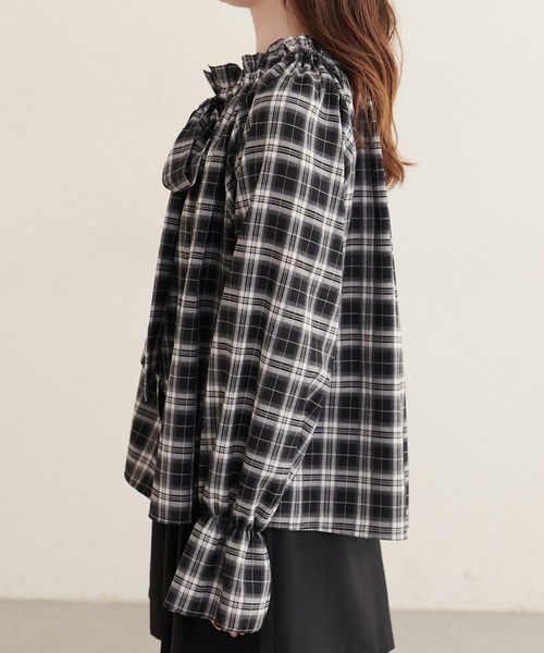 natural couture(ナチュラルクチュール)の「2WAYリボン衿ブラウス(シャツ/ブラウス・レディース・ブラック/オフホワイト/ブラウン系その他/ブラック系その他・FREE)」の15枚目の写真