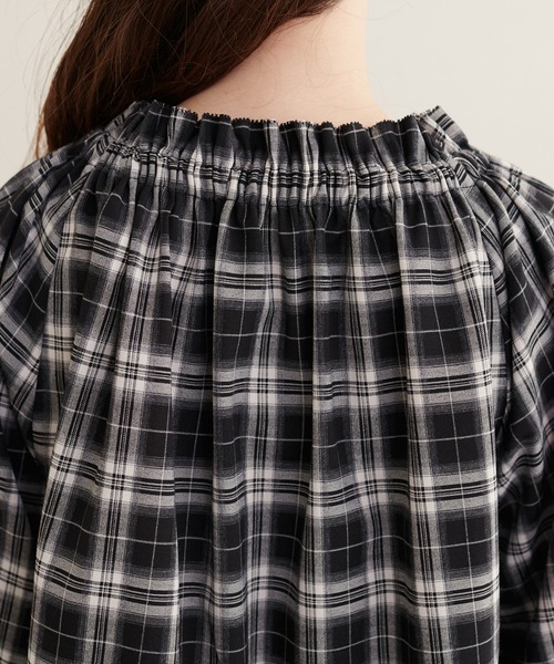natural couture(ナチュラルクチュール)の「2WAYリボン衿ブラウス(シャツ/ブラウス・レディース・ブラック/オフホワイト/ブラウン系その他/ブラック系その他・FREE)」の10枚目の写真