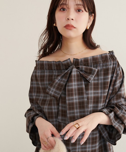 natural couture(ナチュラルクチュール)の「2WAYリボン衿ブラウス(シャツ/ブラウス・レディース・ブラック/オフホワイト/ブラウン系その他/ブラック系その他・FREE)」の19枚目の写真