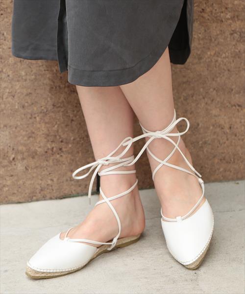 ADAM ET ROPE'（アダムエロペ）の「レースアップジュートサンダル（サンダル・レディース・ブラック/シルバー/ホワイト/キャメル・38/36/37）」の2枚目の写真