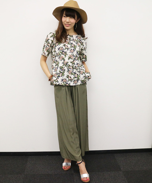 N.（N. Natural Beauty Basic）（エヌエヌナチュラルビューティーベーシック）の「トロピカルフラワープリントブラウス（シャツ/ブラウス・レディース・ネイビー/ホワイト・MEDIUM）」の20枚目の写真