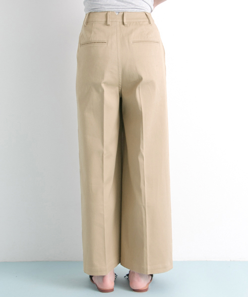 URBAN RESEARCH（アーバンリサーチ）の「UR コットンツイルワイドパンツ（チノパンツ・レディース・ネイビー/ベージュ・38/36）」の11枚目の写真