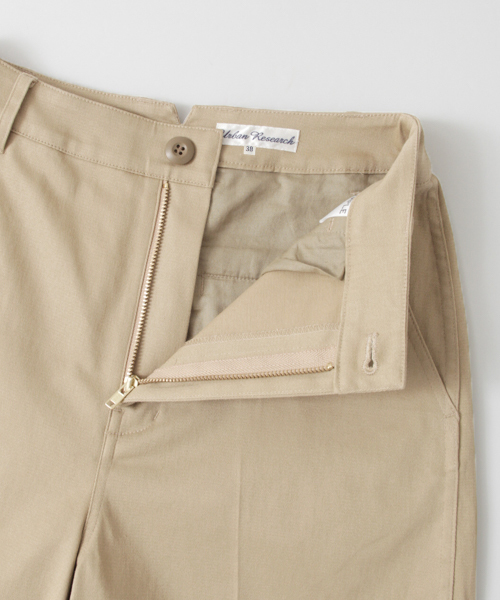 URBAN RESEARCH（アーバンリサーチ）の「UR コットンツイルワイドパンツ（チノパンツ・レディース・ネイビー/ベージュ・38/36）」の13枚目の写真