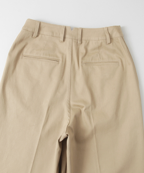 URBAN RESEARCH（アーバンリサーチ）の「UR コットンツイルワイドパンツ（チノパンツ・レディース・ネイビー/ベージュ・38/36）」の6枚目の写真