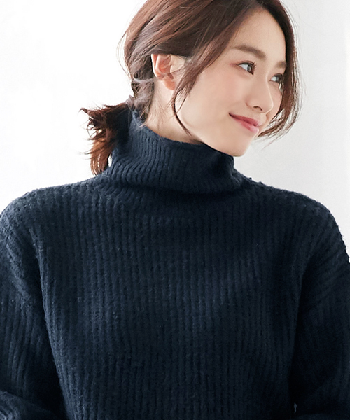 Pierrot（ピエロ）の「ストレッチタートルニット（ニット/セーター・レディース・ブラック/ネイビー/スモークピンク・L/M）」の14枚目の写真