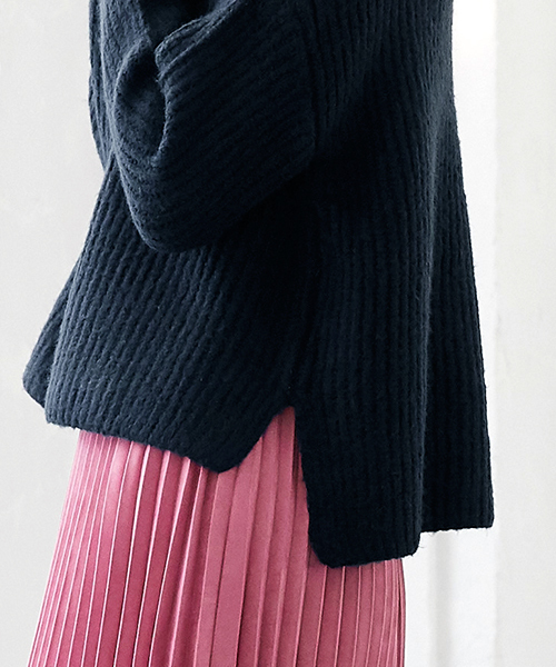 Pierrot（ピエロ）の「ストレッチタートルニット（ニット/セーター・レディース・ブラック/ネイビー/スモークピンク・L/M）」の16枚目の写真