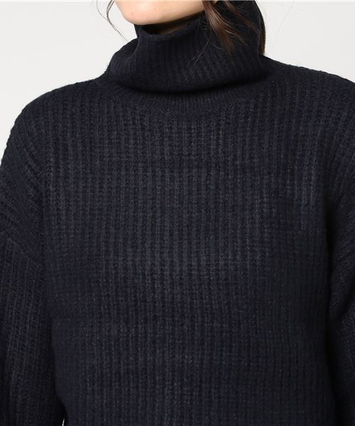 Pierrot（ピエロ）の「ストレッチタートルニット（ニット/セーター・レディース・ブラック/ネイビー/スモークピンク・L/M）」の8枚目の写真