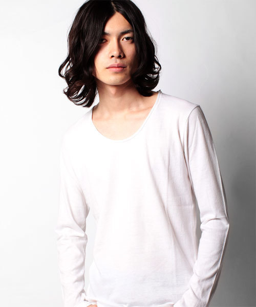 NANO universe（ナノユニバース）の「プレミアムスウィートU-neckTeeL/S（Tシャツ/カットソー・メンズ・ホワイト/トップグレー/チャコール/ラベンダー/スモークピンク/ライトパープル/パープル/ターコイズブルー/ネイビー/グリーン/ベージュ/オリーブ/マスタード/ボルドー/オレンジ/ダークグレー/ブラック・38/40/42）」の2枚目の写真