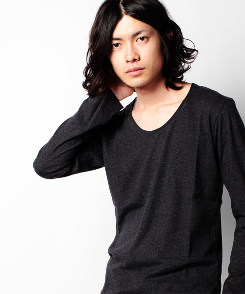 NANO universe（ナノユニバース）の「プレミアムスウィートU-neckTeeL/S（Tシャツ/カットソー・メンズ・ホワイト/トップグレー/チャコール/ラベンダー/スモークピンク/ライトパープル/パープル/ターコイズブルー/ネイビー/グリーン/ベージュ/オリーブ/マスタード/ボルドー/オレンジ/ダークグレー/ブラック・38/40/42）」の6枚目の写真