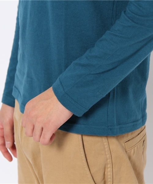 NANO universe（ナノユニバース）の「プレミアムスウィートU-neckTeeL/S（Tシャツ/カットソー・メンズ・ホワイト/トップグレー/チャコール/ラベンダー/スモークピンク/ライトパープル/パープル/ターコイズブルー/ネイビー/グリーン/ベージュ/オリーブ/マスタード/ボルドー/オレンジ/ダークグレー/ブラック・38/40/42）」の21枚目の写真