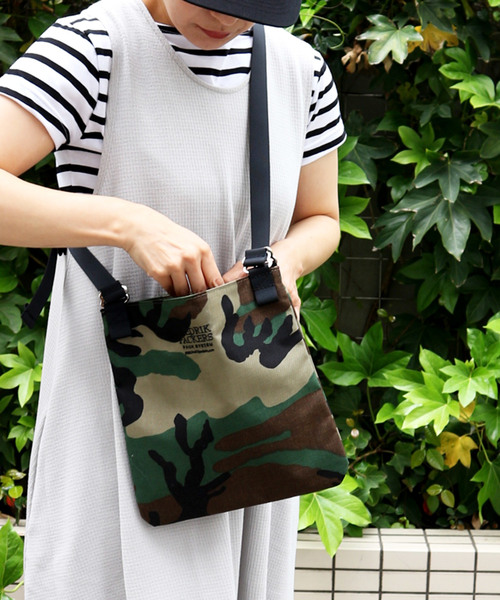 FREDRIK PACKERS(フレドリックパッカーズ)の「【FREDRIK PACKERS/フレドリックパッカーズ】500D MONKS SACK サコッシュ(ショルダーバッグ・レディース・ブラック/チャコールグレー/ブラウン/ネイビー/カモフラージュ/カーキ・FREE)」の12枚目の写真