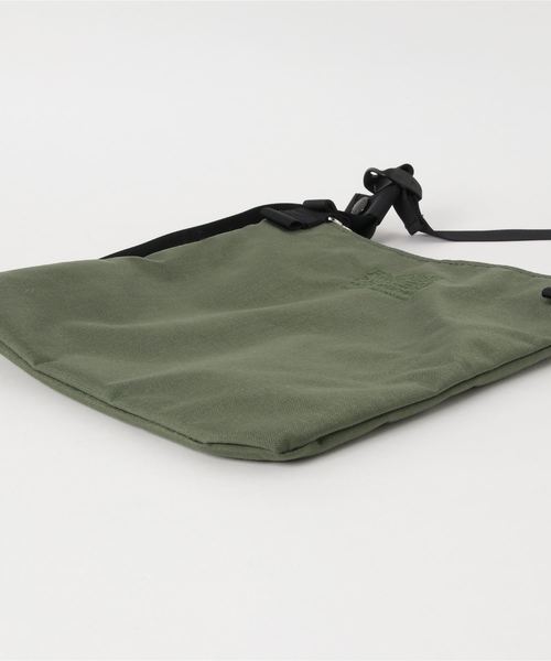 FREDRIK PACKERS(フレドリックパッカーズ)の「【FREDRIK PACKERS/フレドリックパッカーズ】500D MONKS SACK サコッシュ(ショルダーバッグ・レディース・ブラック/チャコールグレー/ブラウン/ネイビー/カモフラージュ/カーキ・FREE)」の9枚目の写真