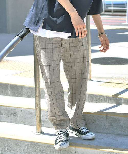 kutir（クティール）の「チェックワイドテーパードパンツ（その他パンツ・メンズ・ベージュ/ライトベージュ/ホワイト系その他/ブラック系その他/グレー系その他/ブラウン系その他・SMALL/MEDIUM/LARGE）」の3枚目の写真
