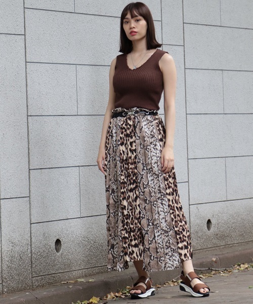 PAGEBOY（ページボーイ）の「ダメージVネックノースリニット（タンクトップ・レディース・ブラック/ダークブラウン/アイボリー/モカ・FREE）」の15枚目の写真