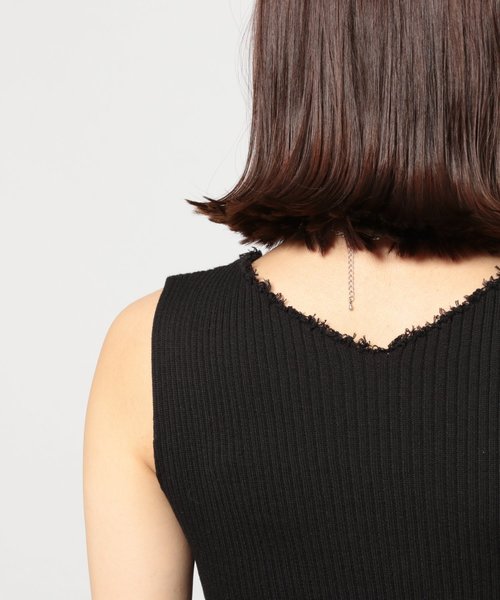 PAGEBOY（ページボーイ）の「ダメージVネックノースリニット（タンクトップ・レディース・ブラック/ダークブラウン/アイボリー/モカ・FREE）」の16枚目の写真
