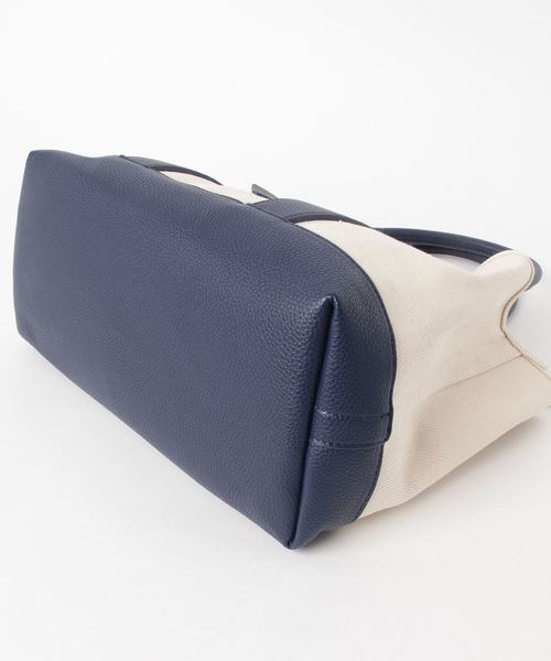 cache cache（カシュ カシュ）の「カシュカシュ cachecache / パーテーションキャンバストートバッグL（トートバッグ・レディース・ブラック/ネイビー/グレー/レッド/カーキ/キャメル/パイソン/ベージュ系その他/レオパード/シルバー/ゴールド/イエロー/アイボリー/ライトブルー・FREE）」の19枚目の写真