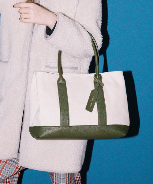 cache cache（カシュ カシュ）の「カシュカシュ cachecache / パーテーションキャンバストートバッグL（トートバッグ・レディース・ブラック/ネイビー/グレー/レッド/カーキ/キャメル/パイソン/ベージュ系その他/レオパード/シルバー/ゴールド/イエロー/アイボリー/ライトブルー・FREE）」の6枚目の写真