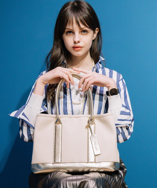 cache cache（カシュ カシュ）の「カシュカシュ cachecache / パーテーションキャンバストートバッグL（トートバッグ・レディース・ブラック/ネイビー/グレー/レッド/カーキ/キャメル/パイソン/ベージュ系その他/レオパード/シルバー/ゴールド/イエロー/アイボリー/ライトブルー・FREE）」の12枚目の写真