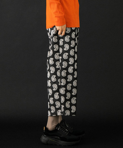 UNITED TOKYO(ユナイテッドトウキョウ)の「ペイズリージャージトラックパンツ(その他パンツ・メンズ・ブラック/ブラウン・1/2/3)」の7枚目の写真