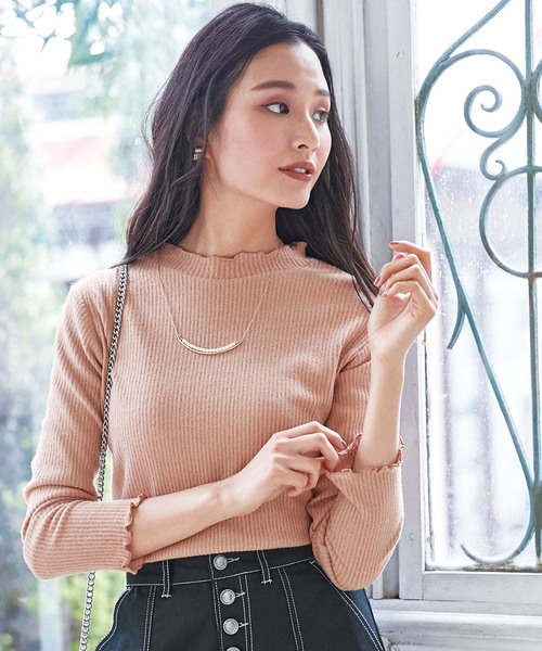 BELLUNA（ベルーナ）の「起毛素材メロウネックプルオーバー（Tシャツ/カットソー・レディース・ホワイト/ライトグレー/ブラック/ピンク・MEDIUM/LARGE/X-LARGE/XX-LARGE/XXX-LARGE/XXXX-LARGE）」の4枚目の写真