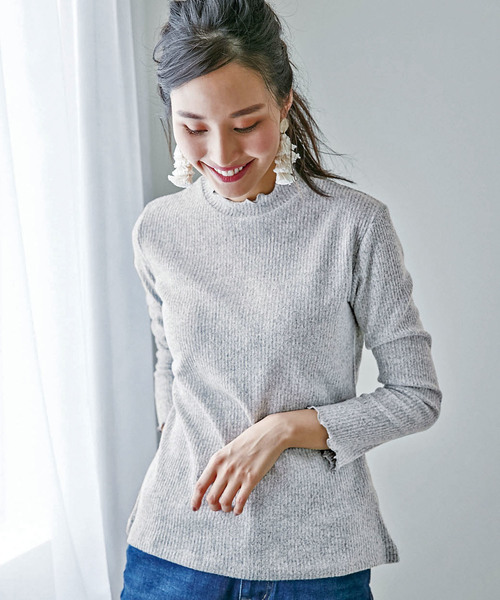 BELLUNA（ベルーナ）の「起毛素材メロウネックプルオーバー（Tシャツ/カットソー・レディース・ホワイト/ライトグレー/ブラック/ピンク・MEDIUM/LARGE/X-LARGE/XX-LARGE/XXX-LARGE/XXXX-LARGE）」の3枚目の写真