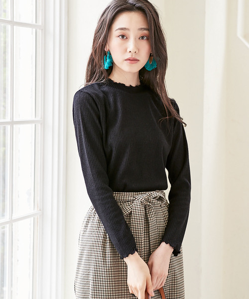 BELLUNA（ベルーナ）の「起毛素材メロウネックプルオーバー（Tシャツ/カットソー・レディース・ホワイト/ライトグレー/ブラック/ピンク・MEDIUM/LARGE/X-LARGE/XX-LARGE/XXX-LARGE/XXXX-LARGE）」の2枚目の写真