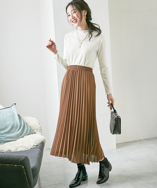 BELLUNA（ベルーナ）の「起毛素材メロウネックプルオーバー（Tシャツ/カットソー・レディース・ホワイト/ライトグレー/ブラック/ピンク・MEDIUM/LARGE/X-LARGE/XX-LARGE/XXX-LARGE/XXXX-LARGE）」の11枚目の写真