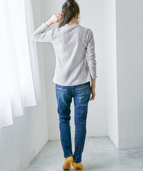 BELLUNA（ベルーナ）の「起毛素材メロウネックプルオーバー（Tシャツ/カットソー・レディース・ホワイト/ライトグレー/ブラック/ピンク・MEDIUM/LARGE/X-LARGE/XX-LARGE/XXX-LARGE/XXXX-LARGE）」の15枚目の写真