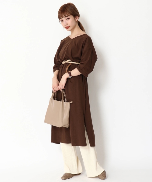 earth music&ecology（アースミュージックアンドエコロジー）の「8col オーガニックコットンVネックワンピース ＊（ワンピース・レディース・ブラック/パープル/ブラウン/グリーン/ボルドー/マスタード/ダークブルー/ダークベージュ・FREE）」の3枚目の写真